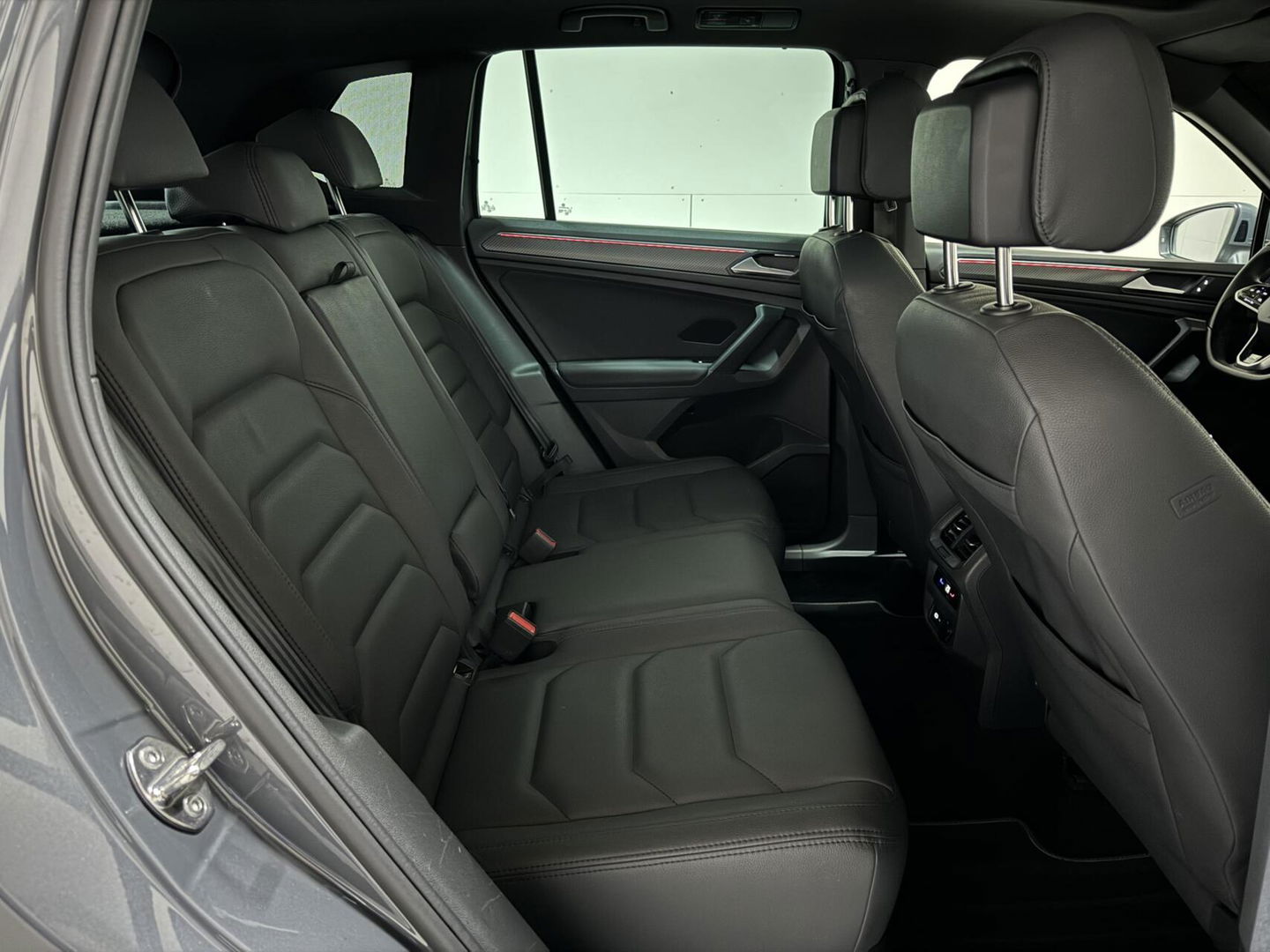 Volkswagen Tiguan 1.4 TSI eHybrid R-Line Pano 360° HUD Leer NAP