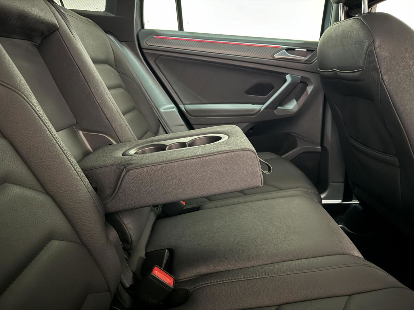 Volkswagen Tiguan 1.4 TSI eHybrid R-Line Pano 360° HUD Leer NAP