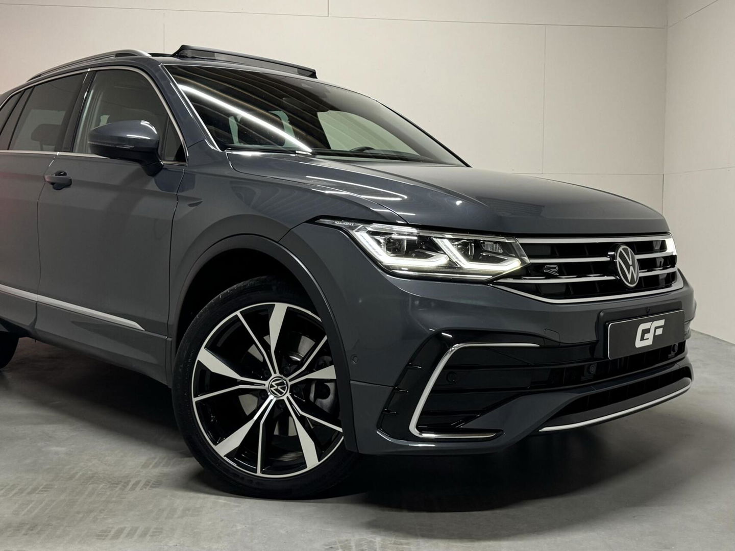 Volkswagen Tiguan 1.4 TSI eHybrid R-Line Pano 360° HUD Leer NAP