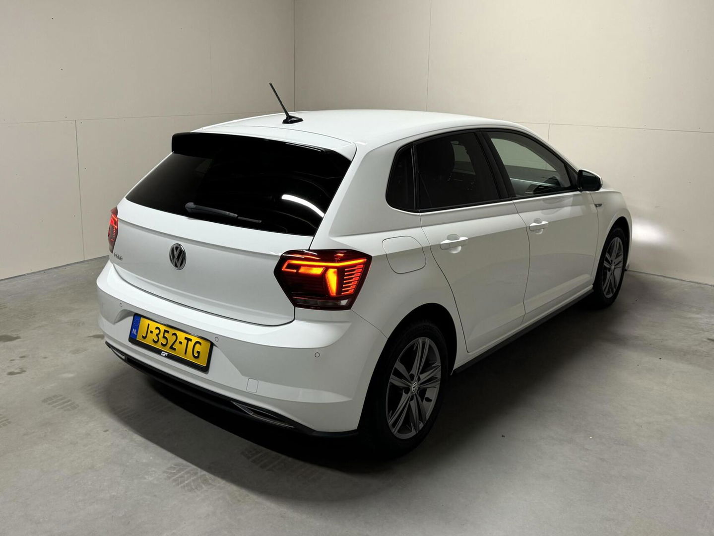 Volkswagen Polo 1.0 TSI R-line Clima Carplay ACC PDC NAP