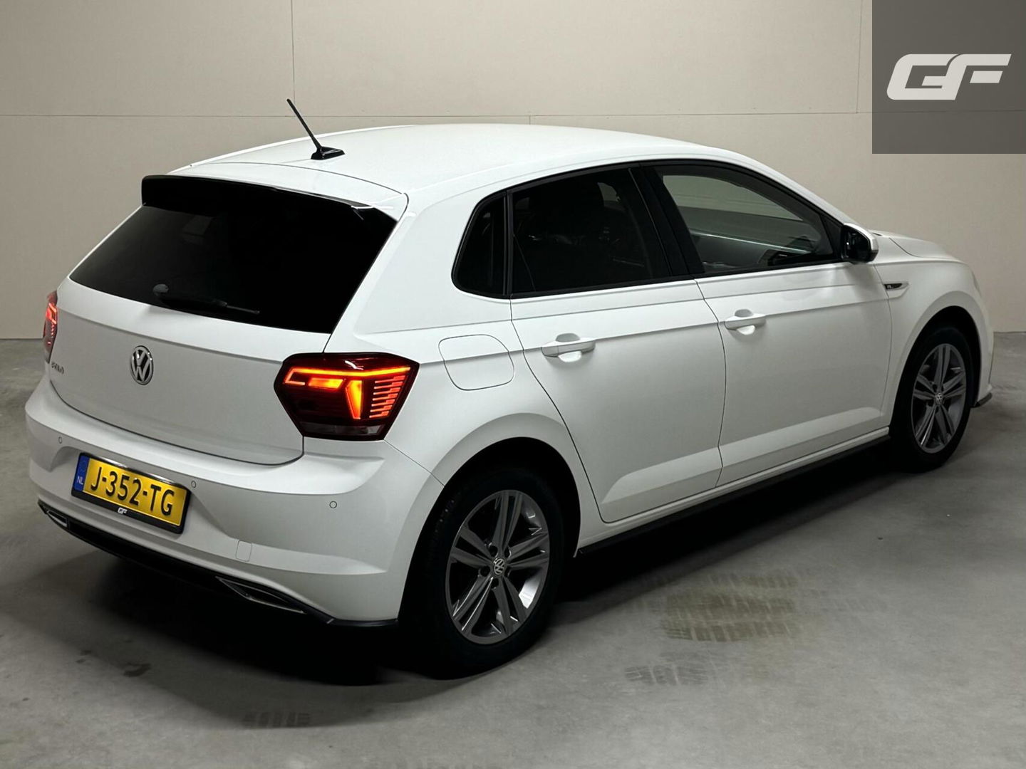 Volkswagen Polo 1.0 TSI R-line Clima Carplay ACC PDC NAP