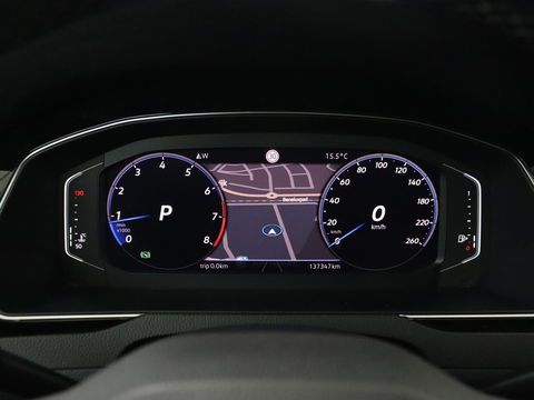 Volkswagen Passat 2.0 TSI R Line | 190pk | Trekhaak | Leder/Alcantara | Stoelverwarming | Camera | Matrix LED | Adaptive cruise | Virtual Cockpit | Carplay | Navigatie