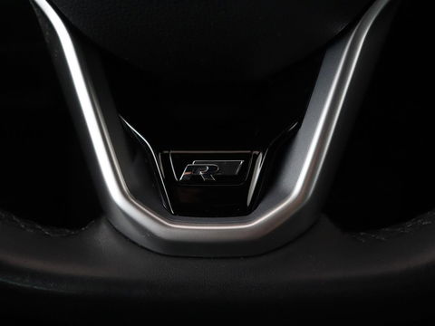 Volkswagen Passat 2.0 TSI R Line | 190pk | Trekhaak | Leder/Alcantara | Stoelverwarming | Camera | Matrix LED | Adaptive cruise | Virtual Cockpit | Carplay | Navigatie