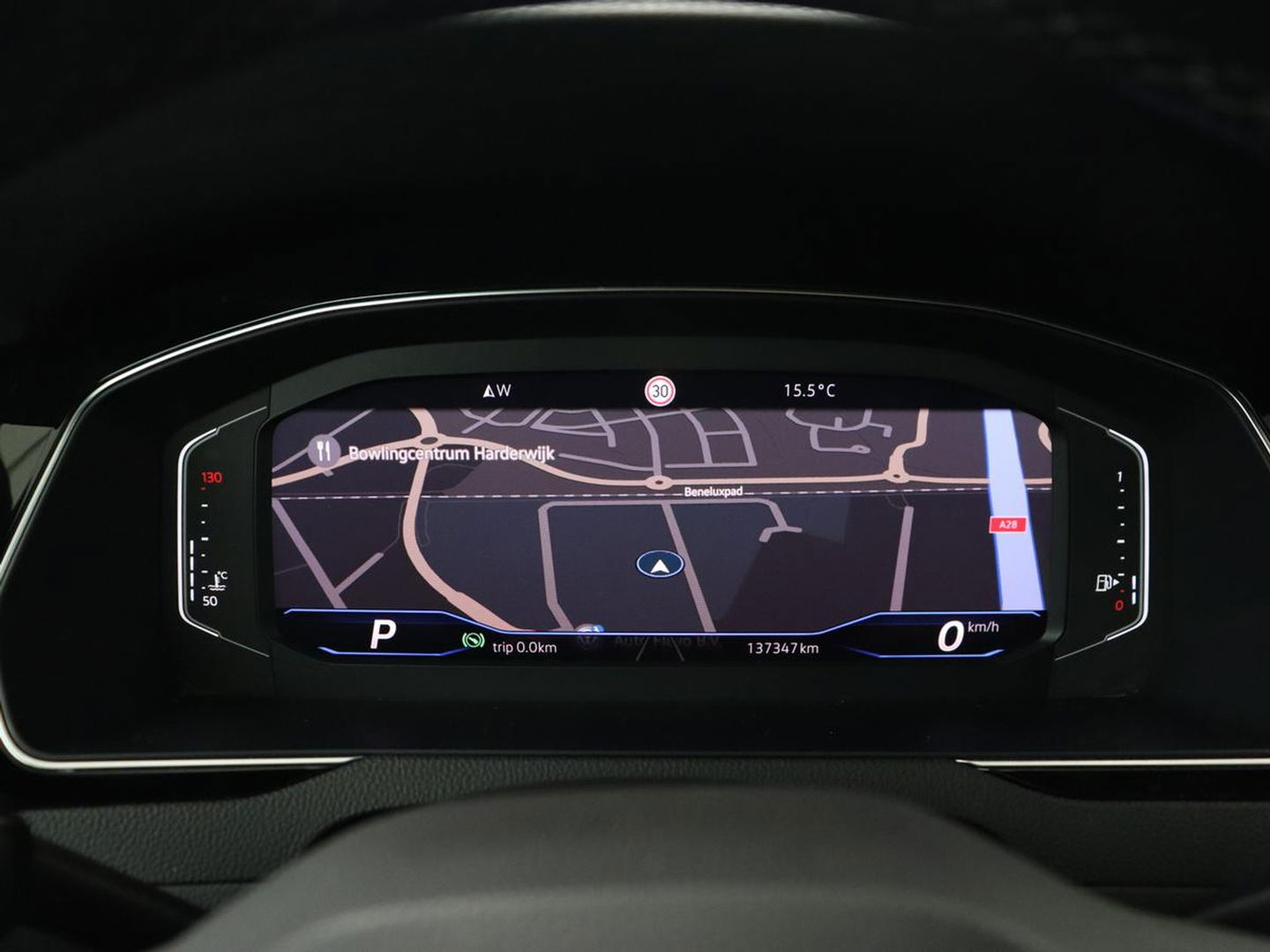 Volkswagen Passat 2.0 TSI R Line | 190pk | Trekhaak | Leder/Alcantara | Stoelverwarming | Camera | Matrix LED | Adaptive cruise | Virtual Cockpit | Carplay | Navigatie