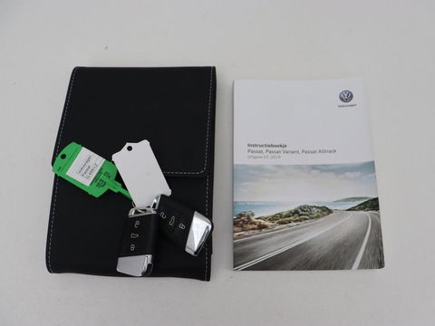 Volkswagen Passat 2.0 TSI R Line | 190pk | Trekhaak | Leder/Alcantara | Stoelverwarming | Camera | Matrix LED | Adaptive cruise | Virtual Cockpit | Carplay | Navigatie