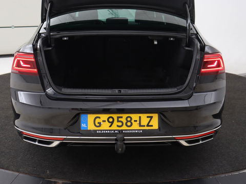 Volkswagen Passat 2.0 TSI R Line | 190pk | Trekhaak | Leder/Alcantara | Stoelverwarming | Camera | Matrix LED | Adaptive cruise | Virtual Cockpit | Carplay | Navigatie