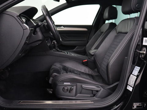 Volkswagen Passat 2.0 TSI R Line | 190pk | Trekhaak | Leder/Alcantara | Stoelverwarming | Camera | Matrix LED | Adaptive cruise | Virtual Cockpit | Carplay | Navigatie
