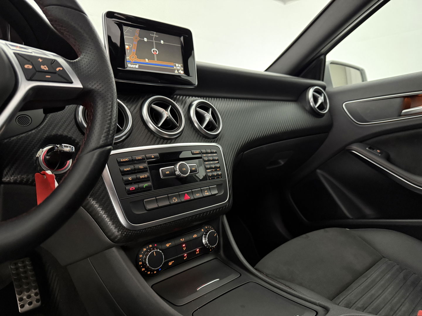 Mercedes-Benz A-Klasse 180 CDI | Pano | LED | Spoiler | Airco | Navi | Parkeersens.