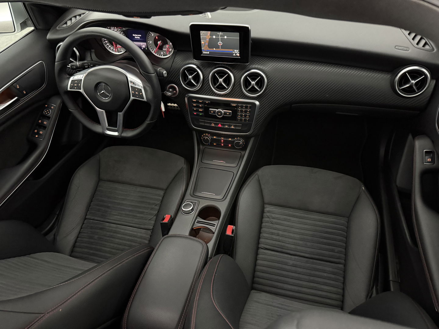 Mercedes-Benz A-Klasse 180 CDI | Pano | LED | Spoiler | Airco | Navi | Parkeersens.