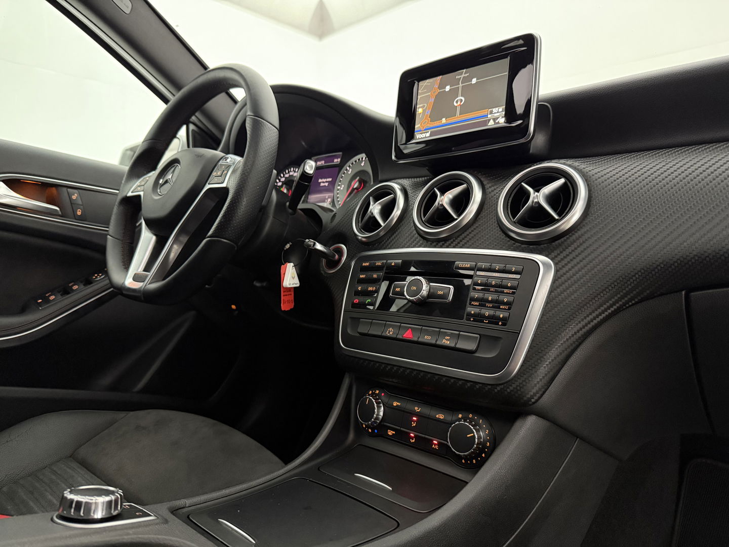 Mercedes-Benz A-Klasse 180 CDI | Pano | LED | Spoiler | Airco | Navi | Parkeersens.