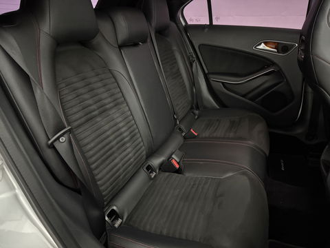 Mercedes-Benz A-Klasse 180 CDI | Pano | LED | Spoiler | Airco | Navi | Parkeersens.