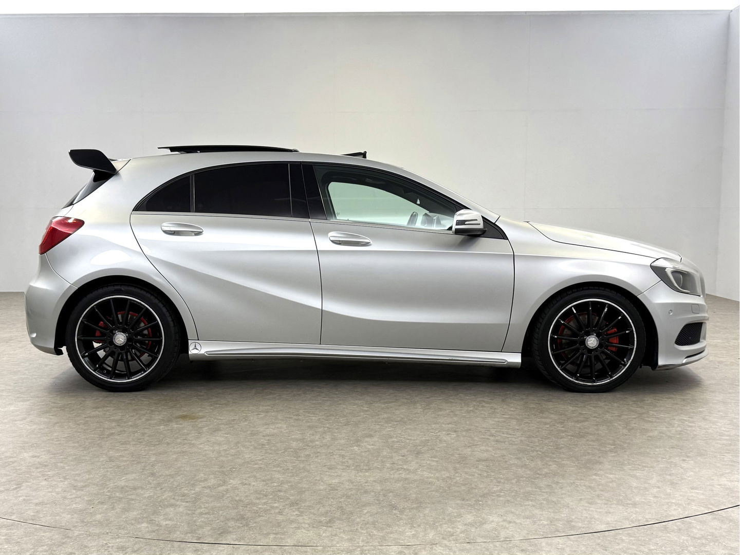 Mercedes-Benz A-Klasse 180 CDI | Pano | LED | Spoiler | Airco | Navi | Parkeersens.