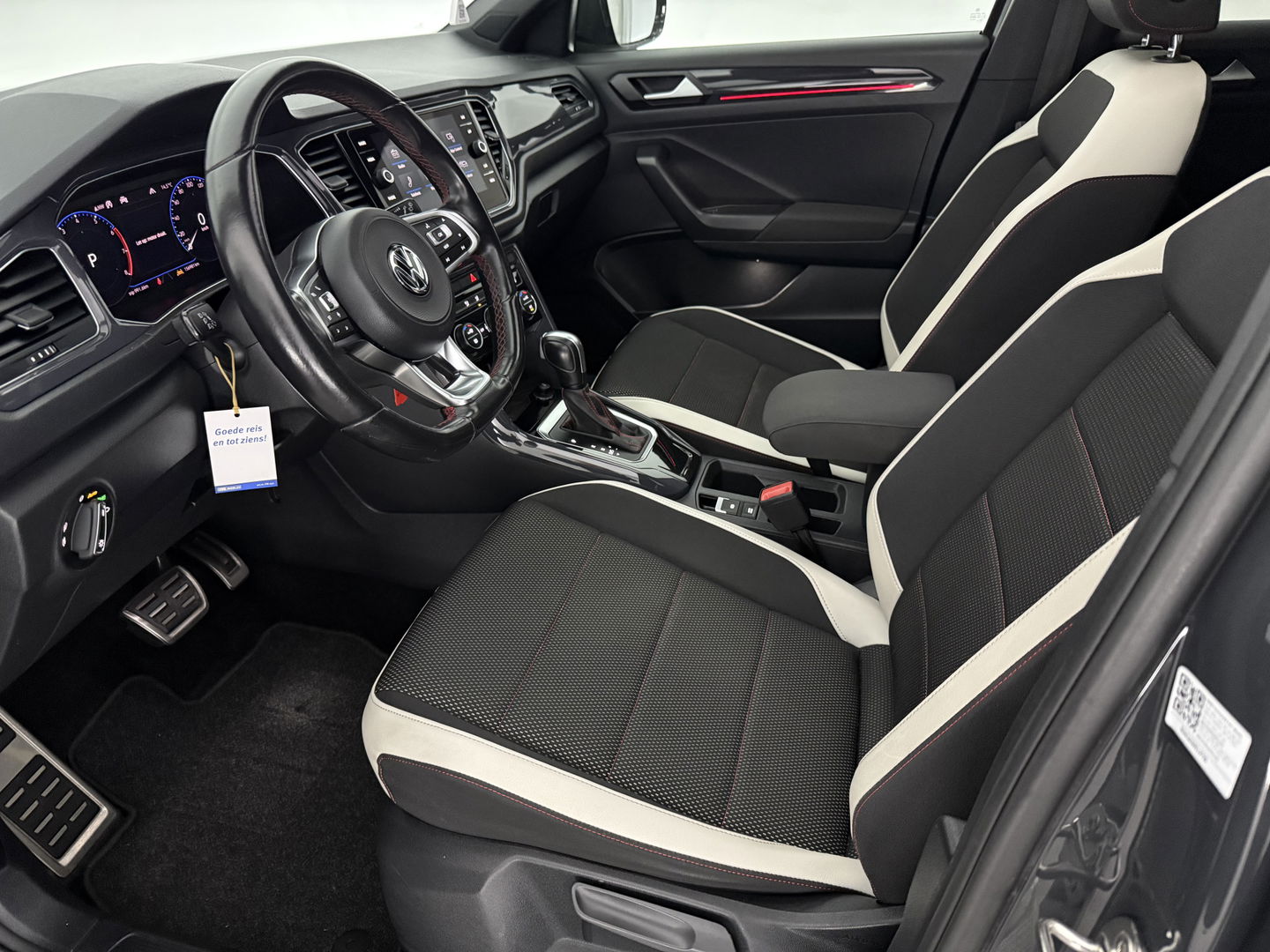 Volkswagen T-Roc 1.5 TSI 150PK R-Line | Pano | Sfeer | Virtual | Carplay | LED | Adap. Cruise | Parkeersens. | NAP