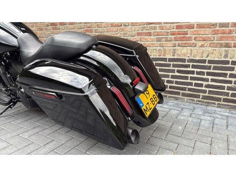 Harley Davidson 103 FLHXS Street Glide Blackout CVO Streetglide