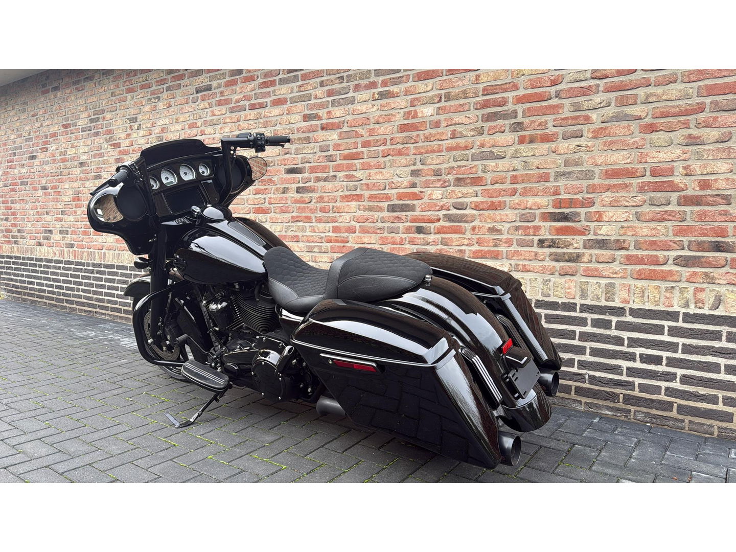 Harley Davidson FLHX Street Glide CVO Blackout Streetglide