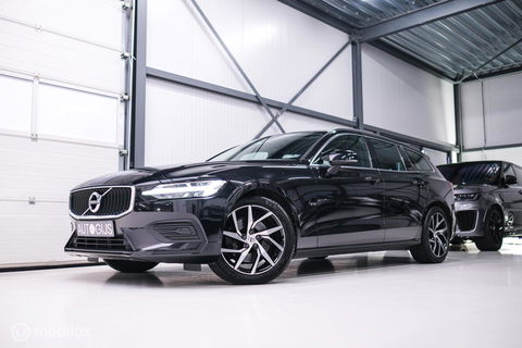 Volvo V60 2.0 T4 Momentum Pro | Trekhaak | 1e eig | Dealer onderhouden | Camera |