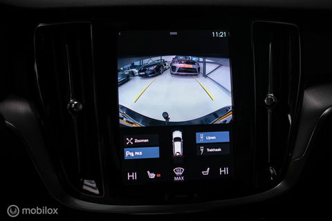 Volvo V60 2.0 T4 Momentum Pro | Trekhaak | 1e eig | Dealer onderhouden | Camera |