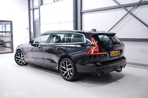 Volvo V60 2.0 T4 Momentum Pro | Trekhaak | 1e eig | Dealer onderhouden | Camera |