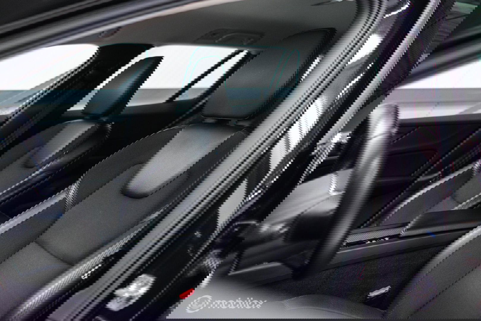 Volvo V60 2.0 T4 Momentum Pro | Trekhaak | 1e eig | Dealer onderhouden | Camera |