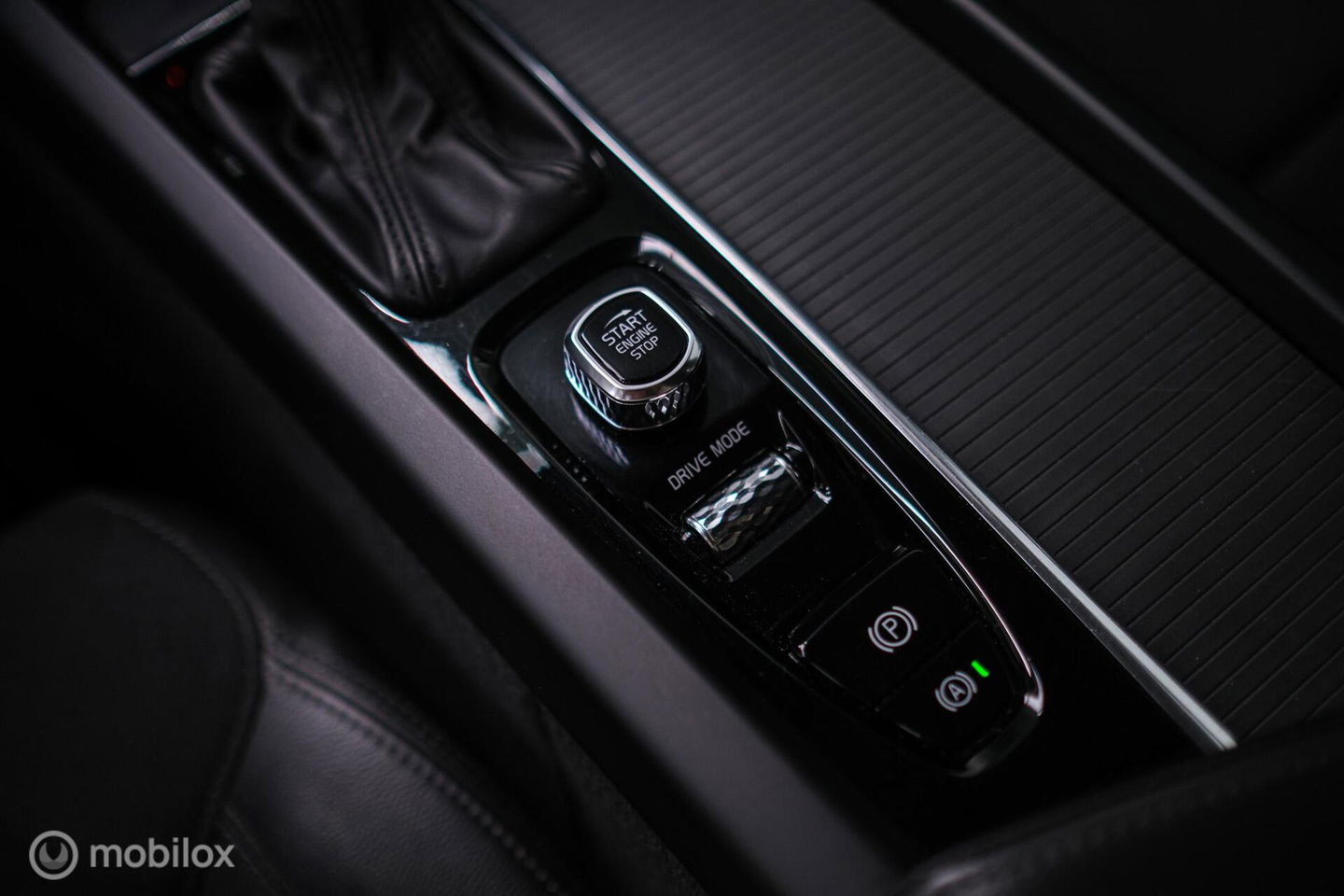 Volvo V60 2.0 T4 Momentum Pro | Trekhaak | 1e eig | Dealer onderhouden | Camera |