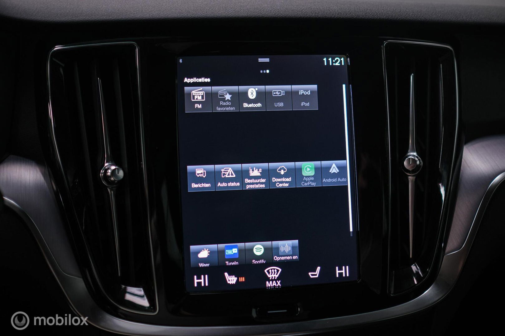 Volvo V60 2.0 T4 Momentum Pro | Trekhaak | 1e eig | Dealer onderhouden | Camera |