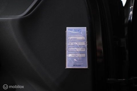 Volvo V60 2.0 T4 Momentum Pro | Trekhaak | 1e eig | Dealer onderhouden | Camera |