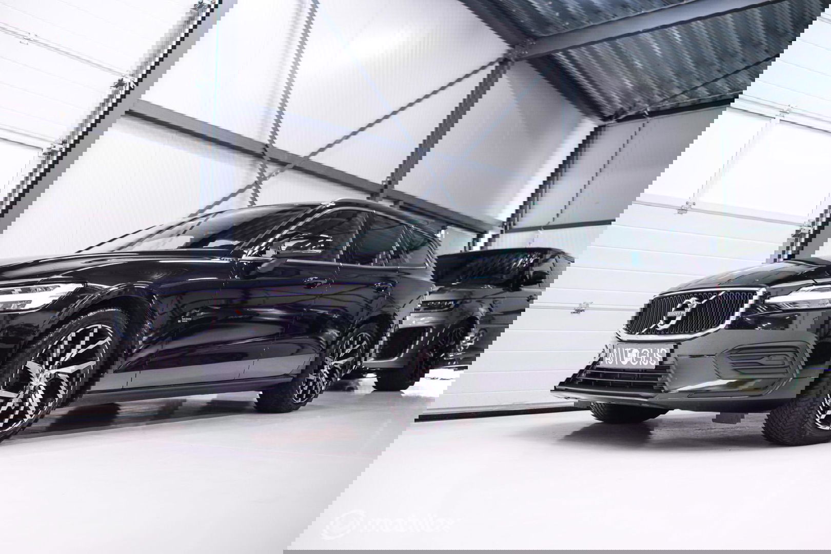 Volvo V60 2.0 T4 Momentum Pro | Trekhaak | 1e eig | Dealer onderhouden | Camera |