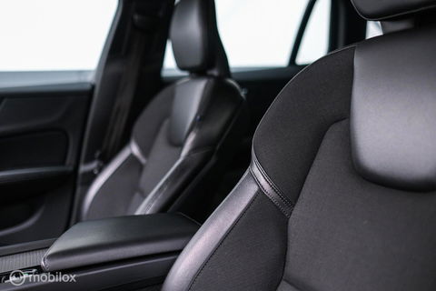 Volvo V60 2.0 T4 Momentum Pro | Trekhaak | 1e eig | Dealer onderhouden | Camera |