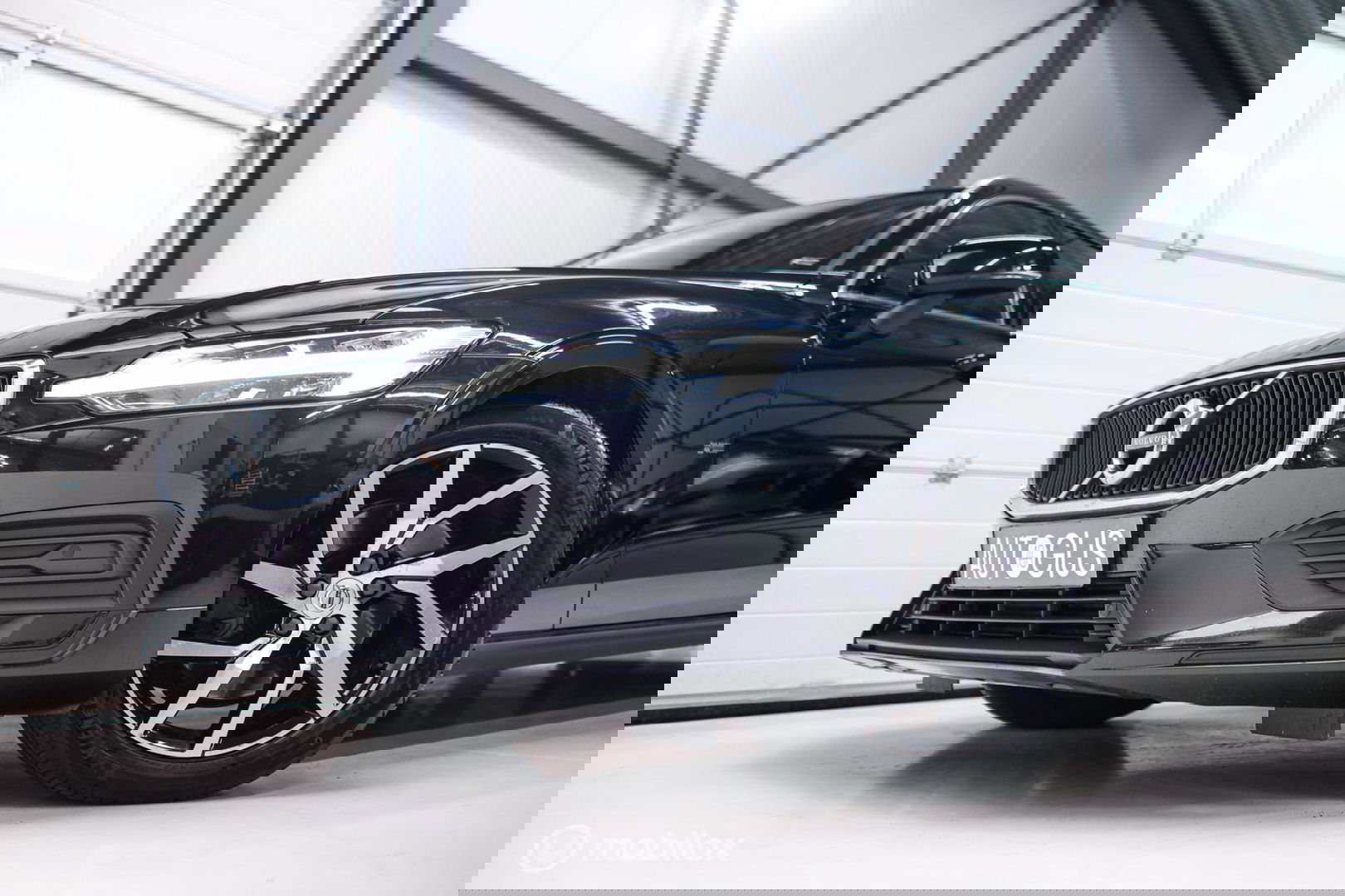 Volvo V60 2.0 T4 Momentum Pro | Trekhaak | 1e eig | Dealer onderhouden | Camera |