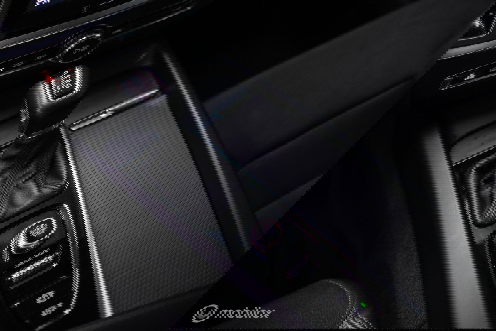 Volvo V60 2.0 T4 Momentum Pro | Trekhaak | 1e eig | Dealer onderhouden | Camera |