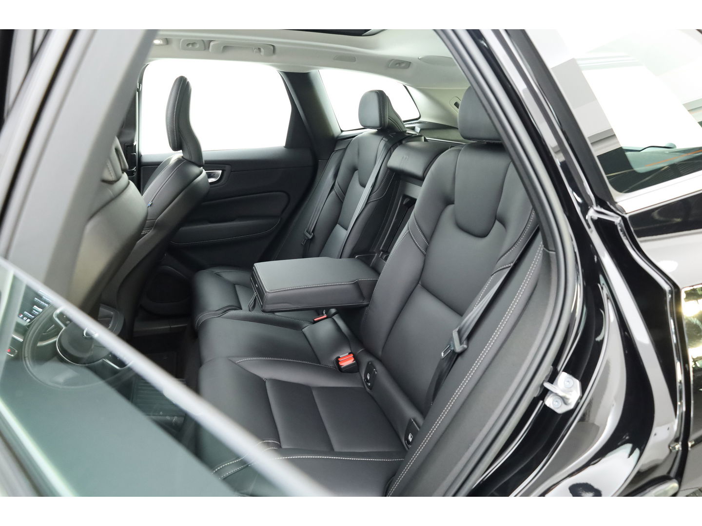 Volvo XC60 2.0 T6 Plug-in hybrid AWD Inscription Long Range | Massage | Head-up | Stoelventi. | Trekhaak | H&K audio |