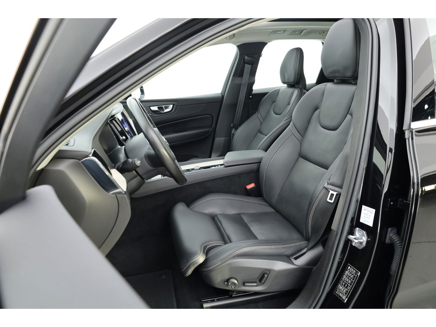 Volvo XC60 2.0 T6 Plug-in hybrid AWD Inscription Long Range | Massage | Head-up | Stoelventi. | Trekhaak | H&K audio |