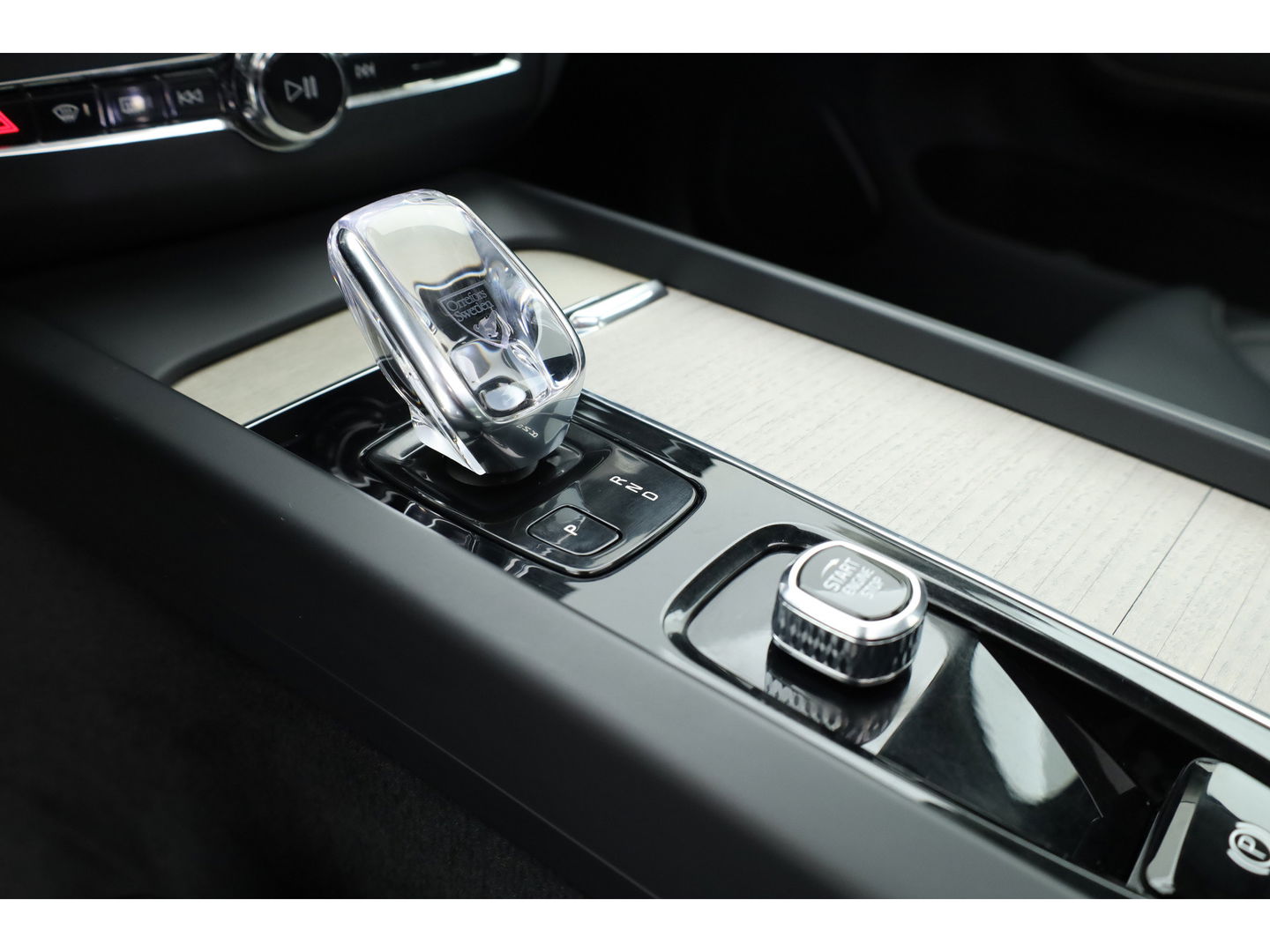 Volvo XC60 2.0 T6 Plug-in hybrid AWD Inscription Long Range | Massage | Head-up | Stoelventi. | Trekhaak | H&K audio |