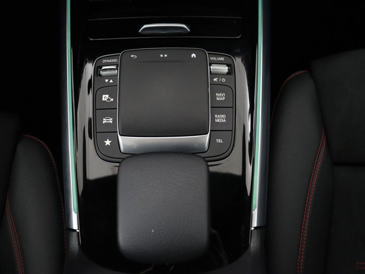 Mercedes-Benz GLA 200 Business Solution AMG