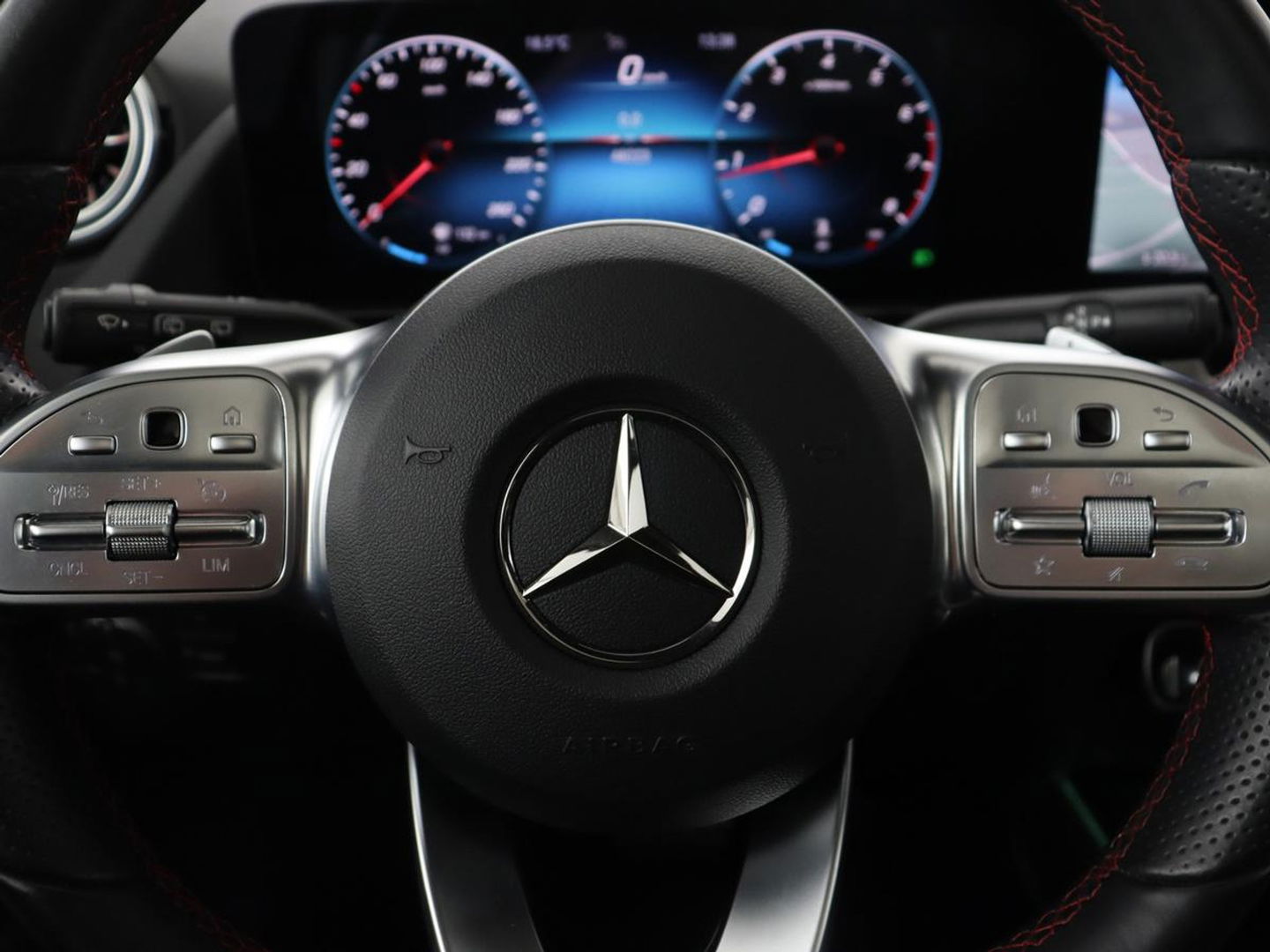 Mercedes-Benz GLA 200 Business Solution AMG