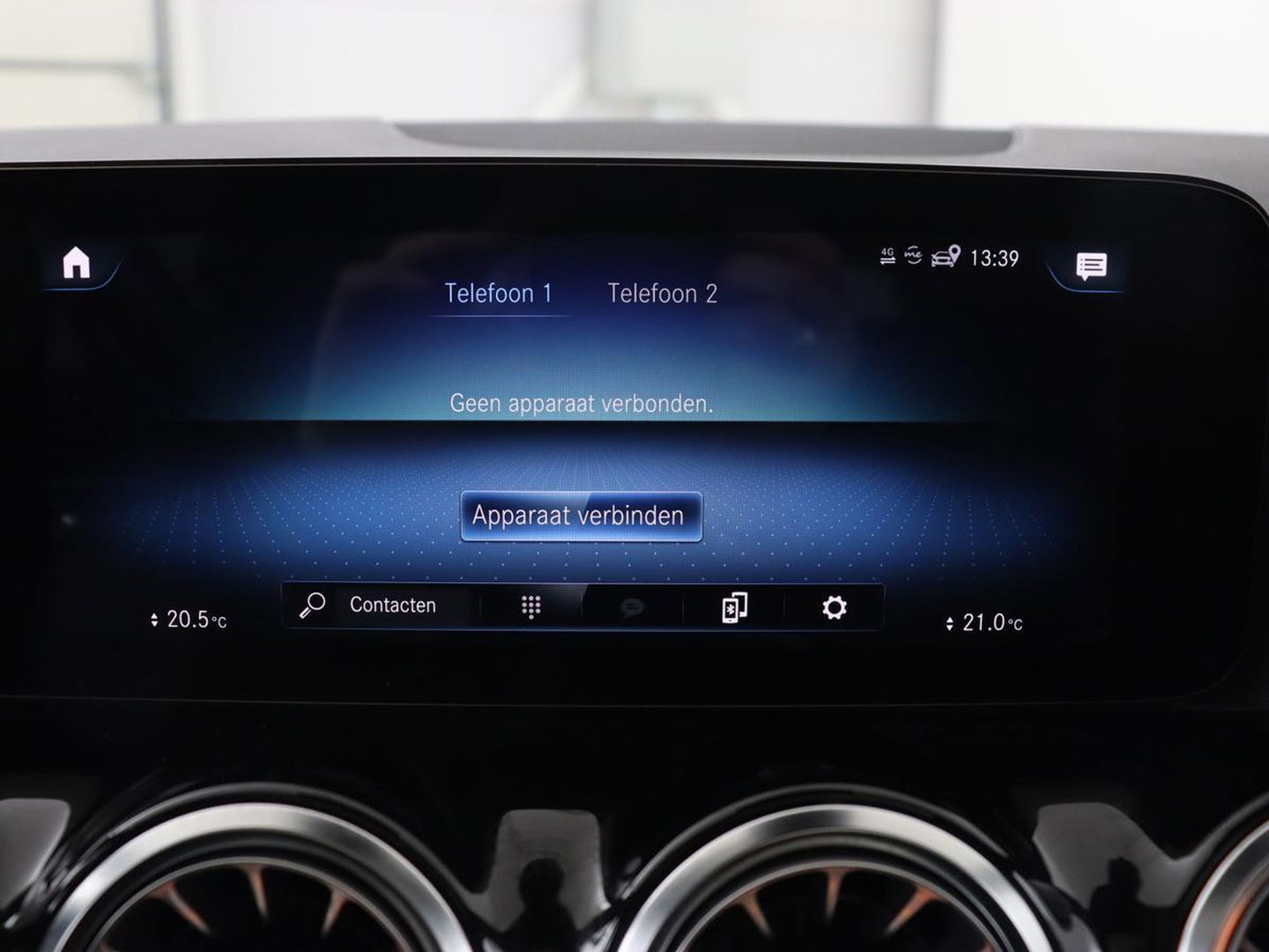 Mercedes-Benz GLA 200 Business Solution AMG | Panoramadak | Stoelverwarming | Trekhaak | Keyless | Matrix LED | Leder/Alcantara | Navigatie | Camera | Park Assist