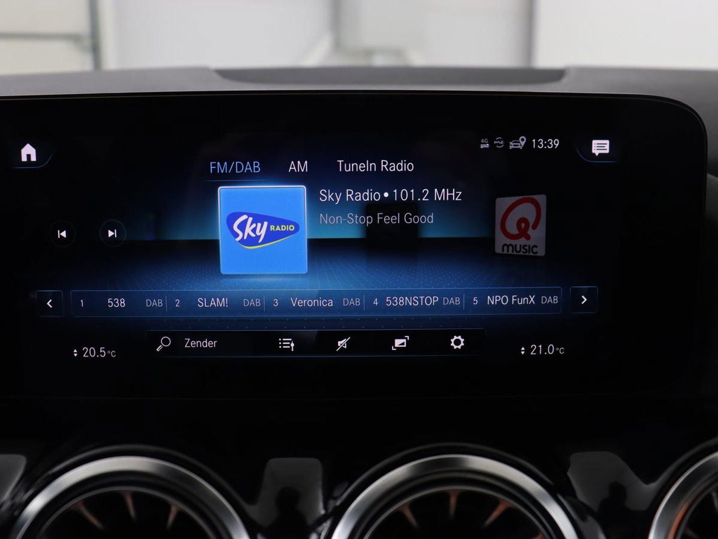 Mercedes-Benz GLA 200 Business Solution AMG