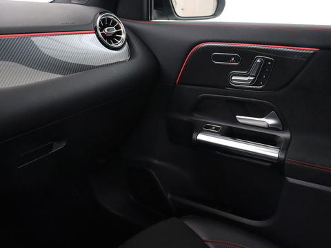 Mercedes-Benz GLA 200 Business Solution AMG