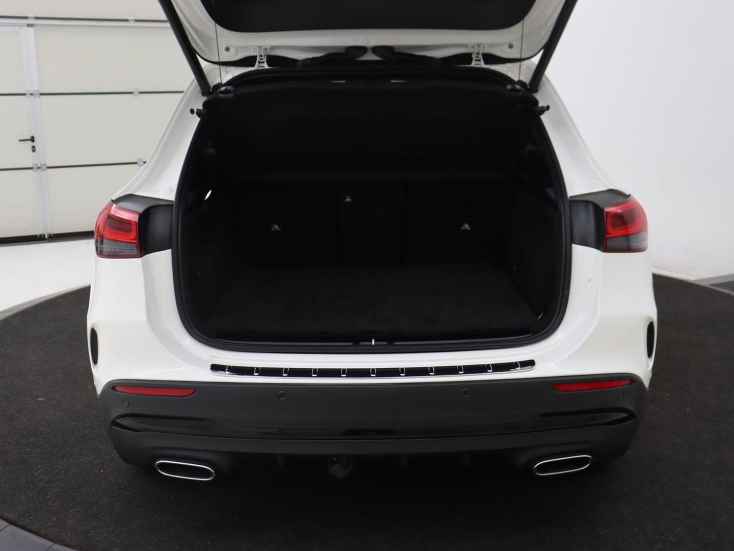 Mercedes-Benz GLA 200 Business Solution AMG