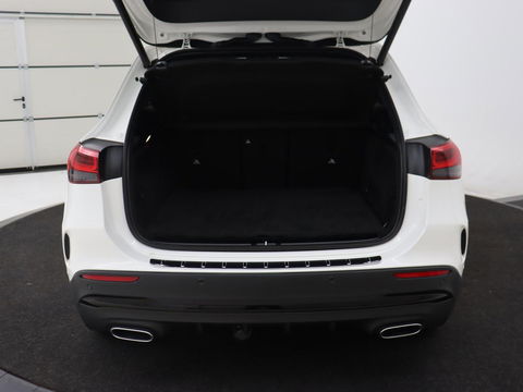 Mercedes-Benz GLA 200 Business Solution AMG