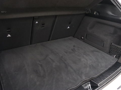 Mercedes-Benz GLA 200 Business Solution AMG