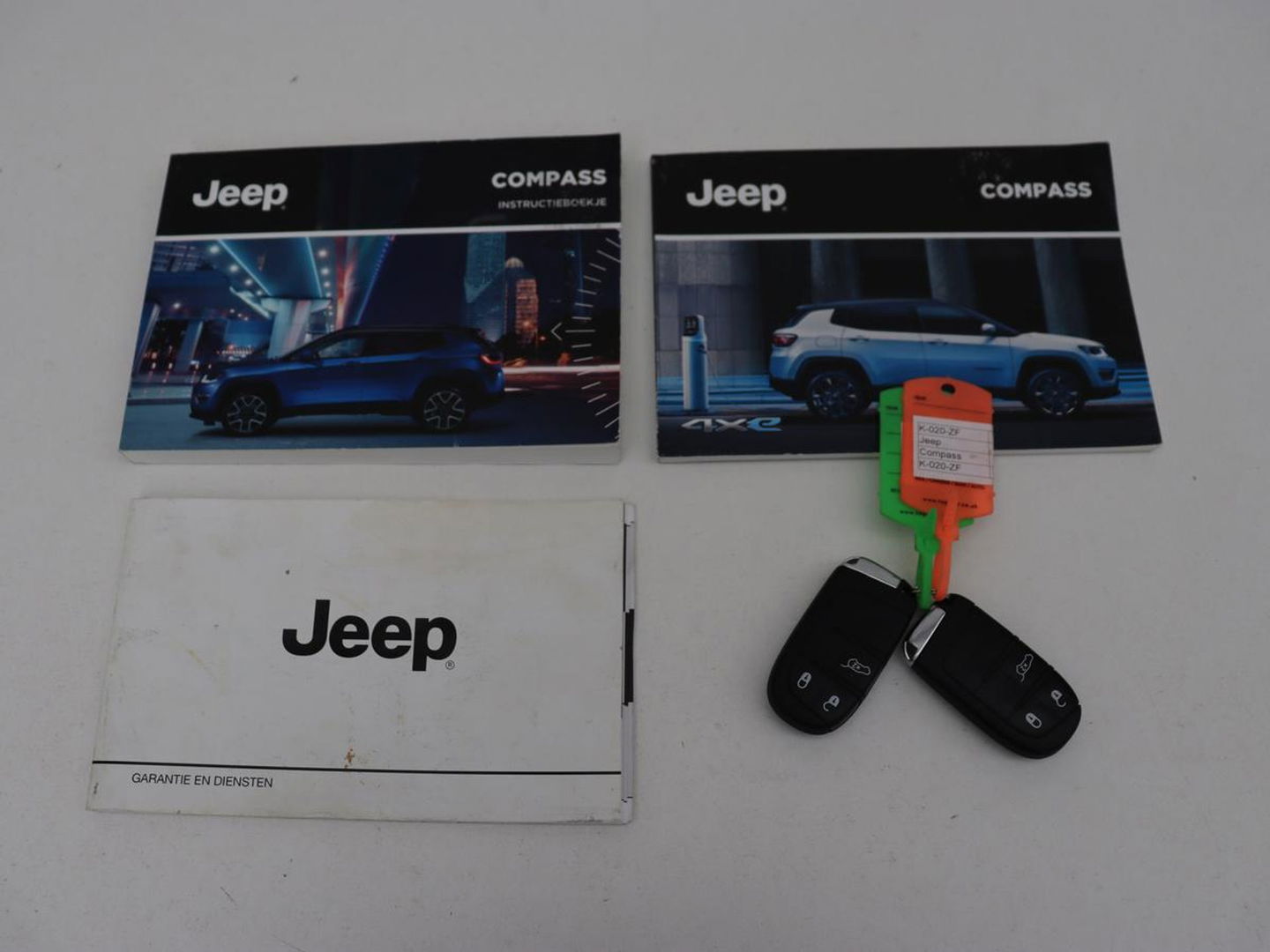 Jeep Compass 4xe 240 Plug-in Hybrid Electric S | Panoramadak | Leder | Stoelverwarming | Carplay | Camera | Navigatie | Keyless