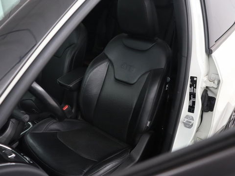 Jeep Compass 4xe 240 Plug-in Hybrid Electric S | Panoramadak | Leder | Stoelverwarming | Carplay | Camera | Navigatie | Keyless