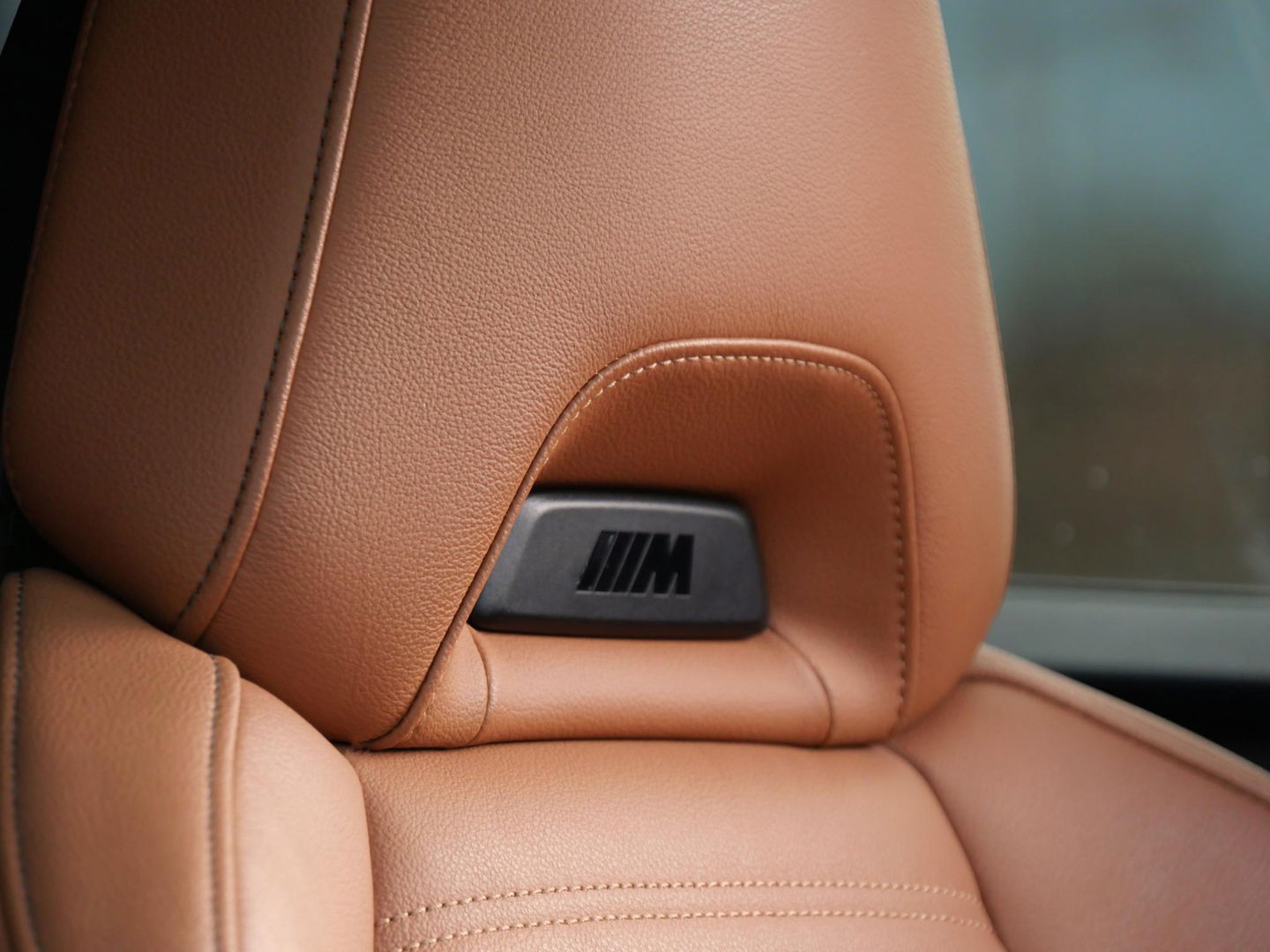 BMW i4 M50 M-SPORT/ KUIPSTOELEN/ SCHUIFDAK/ 360° CAMERA/ HEAD-UP/ 20INCH INDIVIDUAL VELGEN