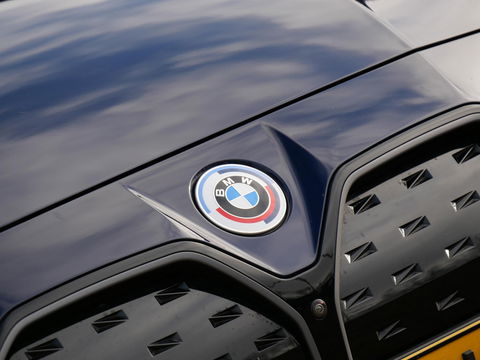 BMW i4 M50 M-SPORT/ KUIPSTOELEN/ SCHUIFDAK/ 360° CAMERA/ HEAD-UP/ 20INCH INDIVIDUAL VELGEN