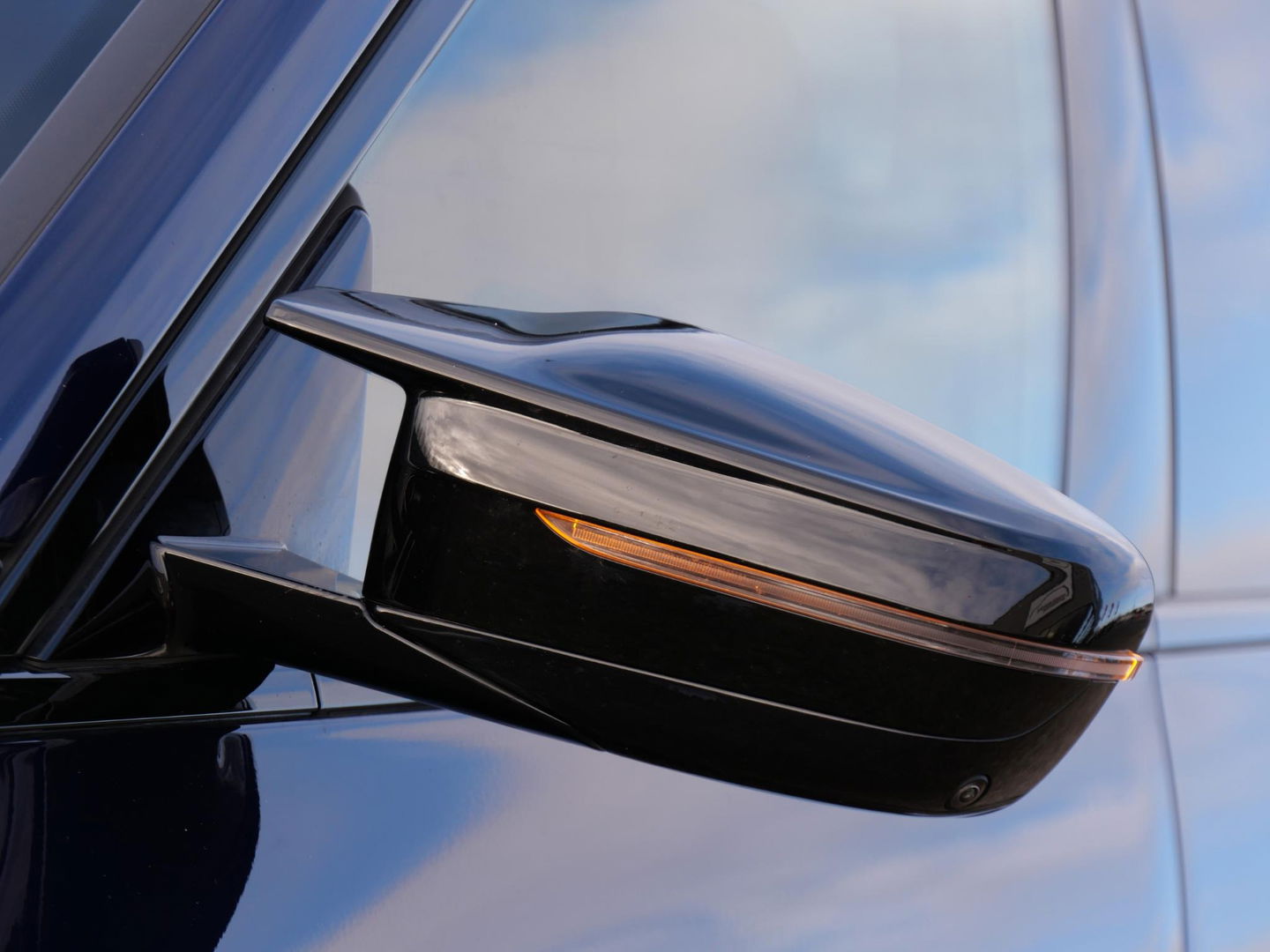 BMW i4 M50 M-SPORT/ KUIPSTOELEN/ SCHUIFDAK/ 360° CAMERA/ HEAD-UP/ 20INCH INDIVIDUAL VELGEN