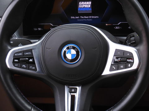 BMW i4 M50 M-SPORT/ KUIPSTOELEN/ SCHUIFDAK/ 360° CAMERA/ HEAD-UP/ 20INCH INDIVIDUAL VELGEN