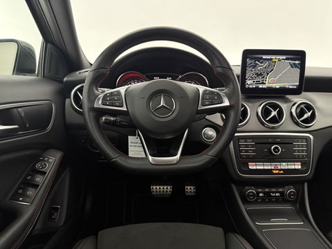 Mercedes-Benz GLA 180 AMG Night Upgrade | Pano | LED | Camera | Carplay | Parkeers. | NAP