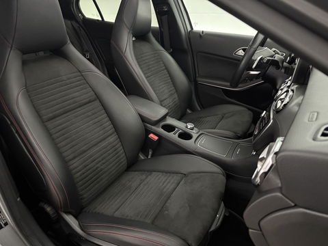 Mercedes-Benz GLA 180 AMG Night Upgrade | Pano | LED | Camera | Carplay | Parkeers. | NAP