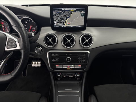 Mercedes-Benz GLA 180 AMG Night Upgrade | Pano | LED | Camera | Carplay | Parkeers. | NAP